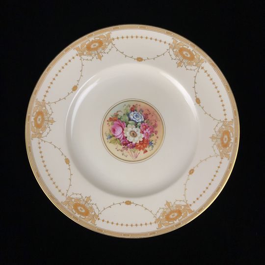 Фарфоровая тарелка Royal Worcester