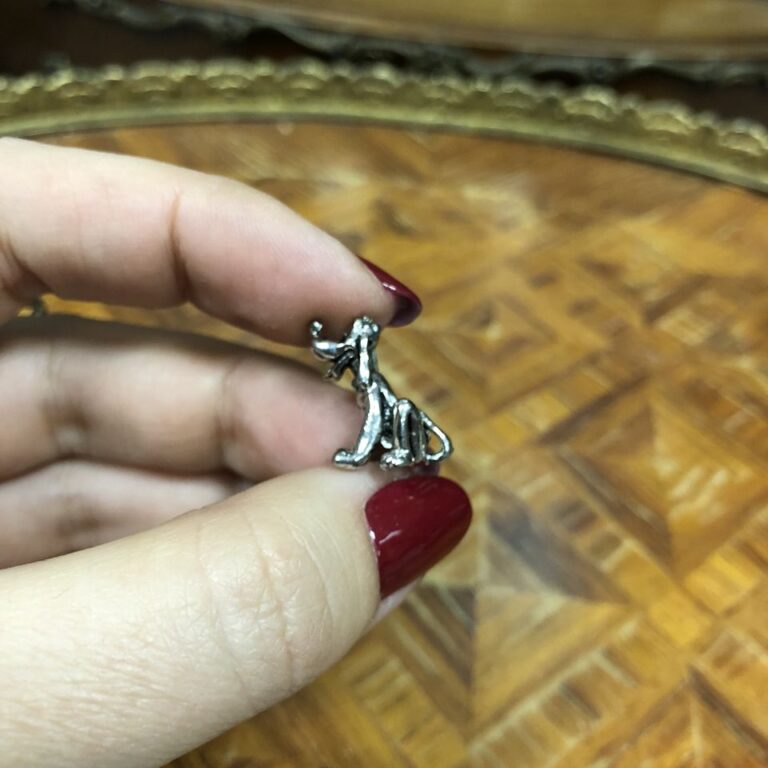 Серебряная фигурка
