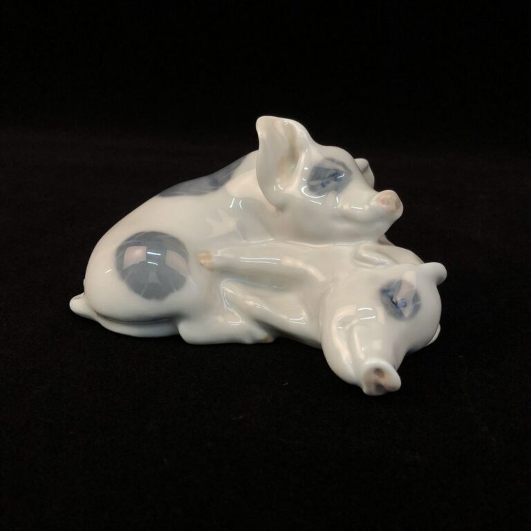 Статуэтка "Свиньи" / "Pigs" Royal Copenhagen