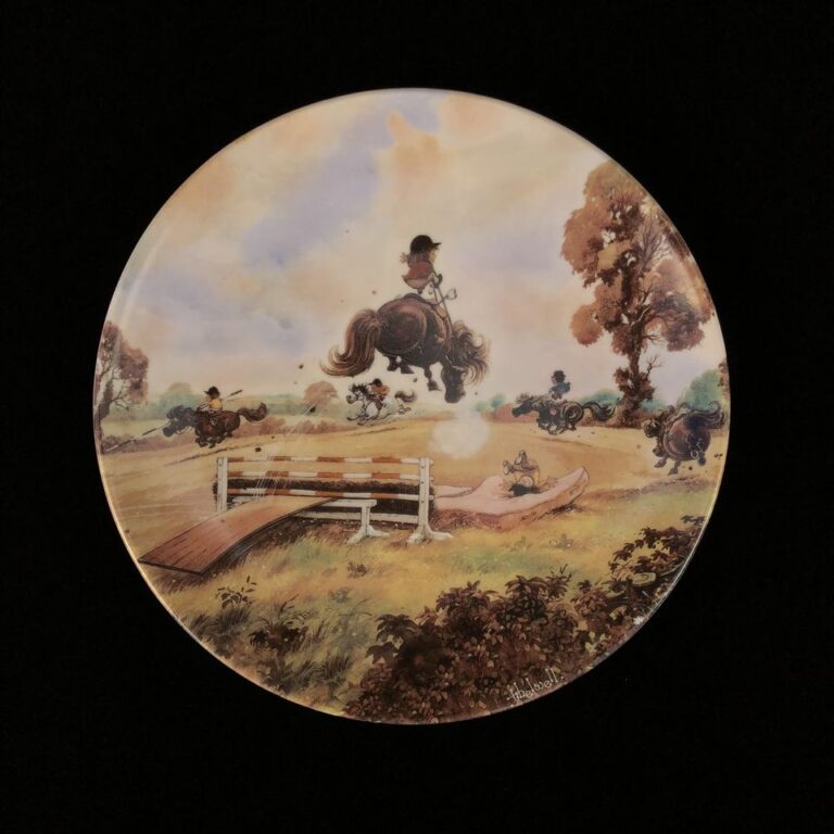 Фарфоровые тарелки "Thelwell's Ponies" / "Пони Телуэлла" Royal Worcester